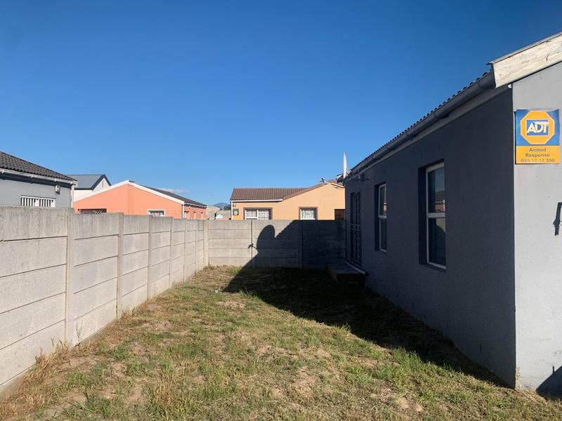 3 Bedroom Property for Sale in Silwood Heights Western Cape